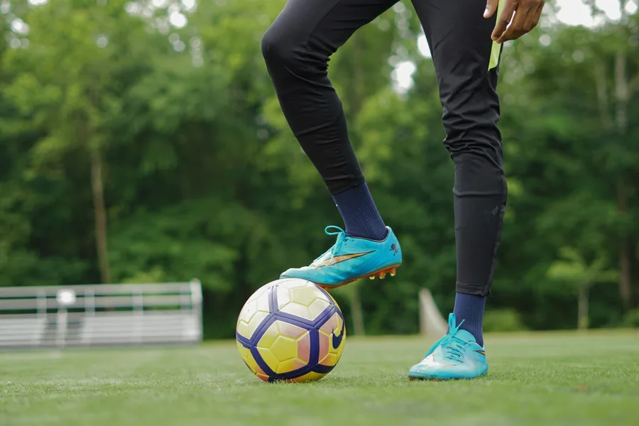 企鹅体育 · 体育栏目服务配图（示意）